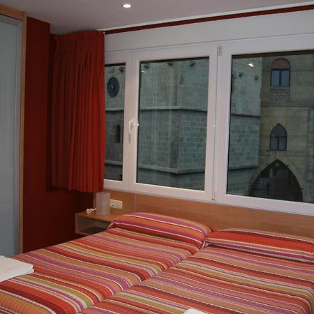 Ekia Pentsioa Hotel Zarautz Buitenkant foto