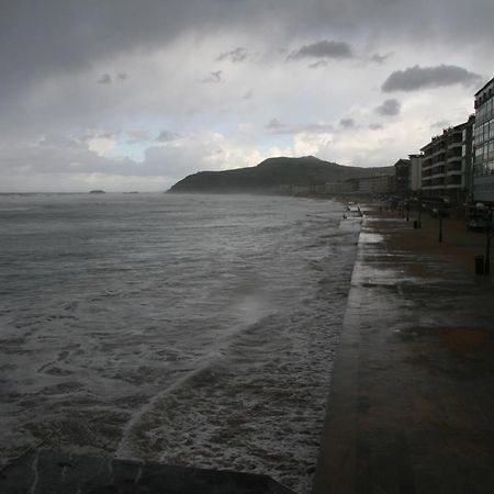 Ekia Pentsioa Hotel Zarautz Buitenkant foto