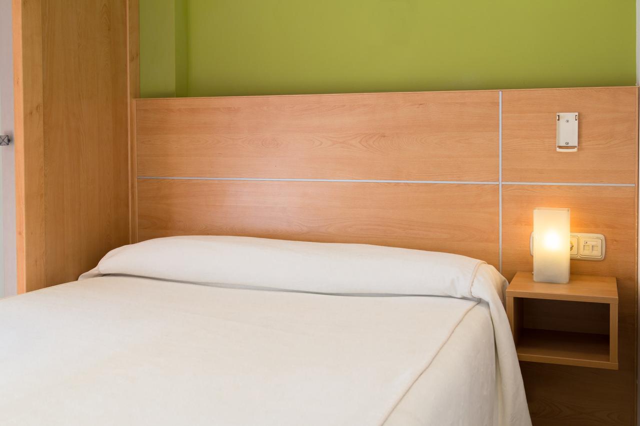 Ekia Pentsioa Hotel Zarautz Buitenkant foto